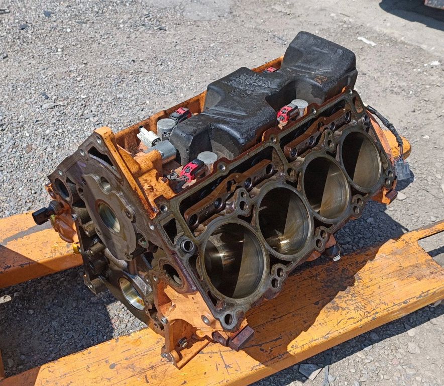 Dodge Charger Engine block, Auf Lager in der EU — Foto 1