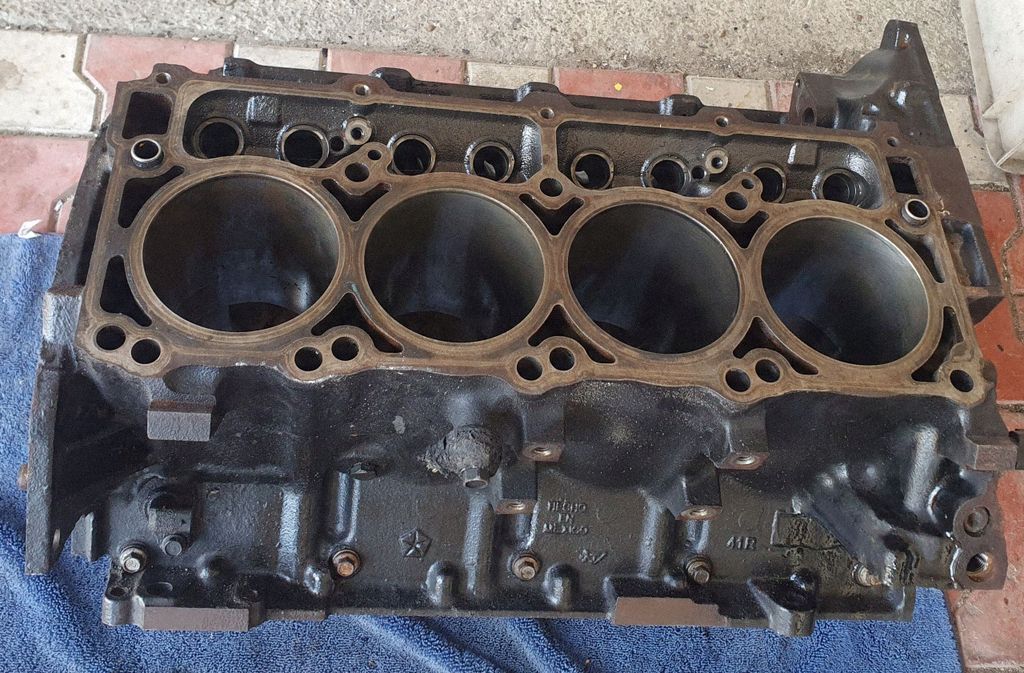Dodge Charger Engine block, Auf Lager in der EU — Foto 1 Dodge Charger Engine block, Auf Lager in der EU — Foto 1