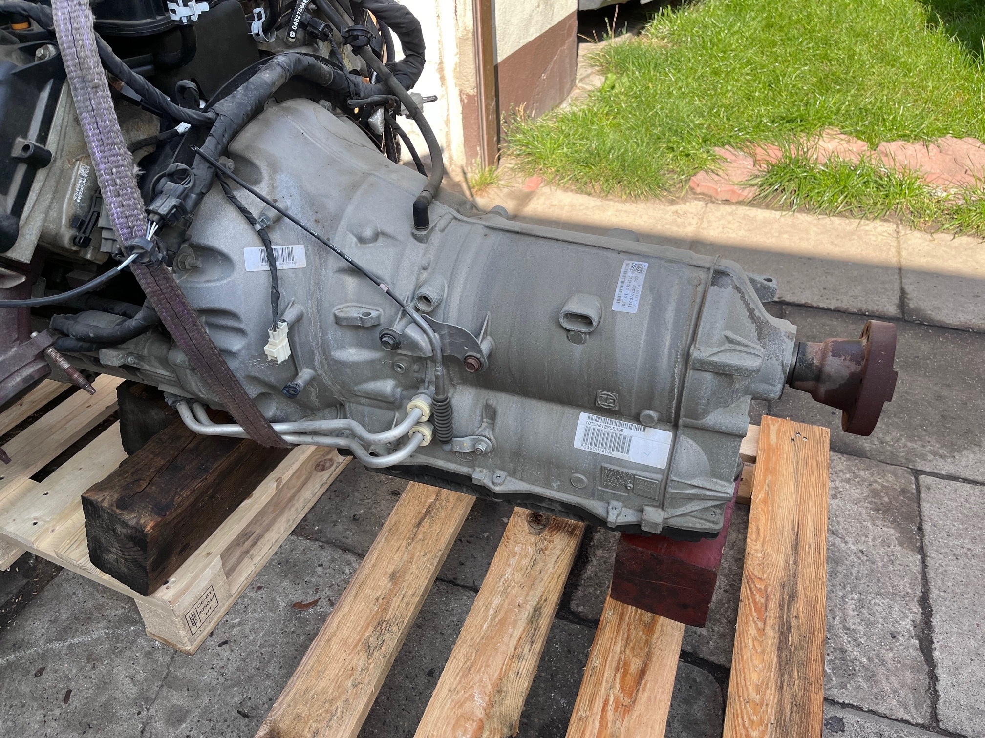 Převodovka P04800740AC — Dodge 6.4, Auf Lager in der EU — Foto 1