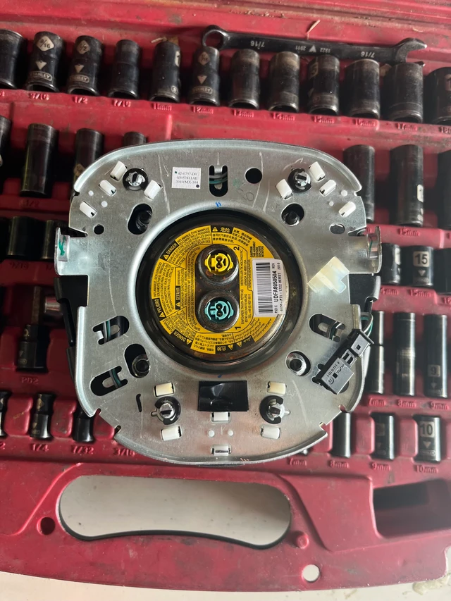 OEM komponent — Jeep Cherokee, Import Kanada — Foto 2 z 4