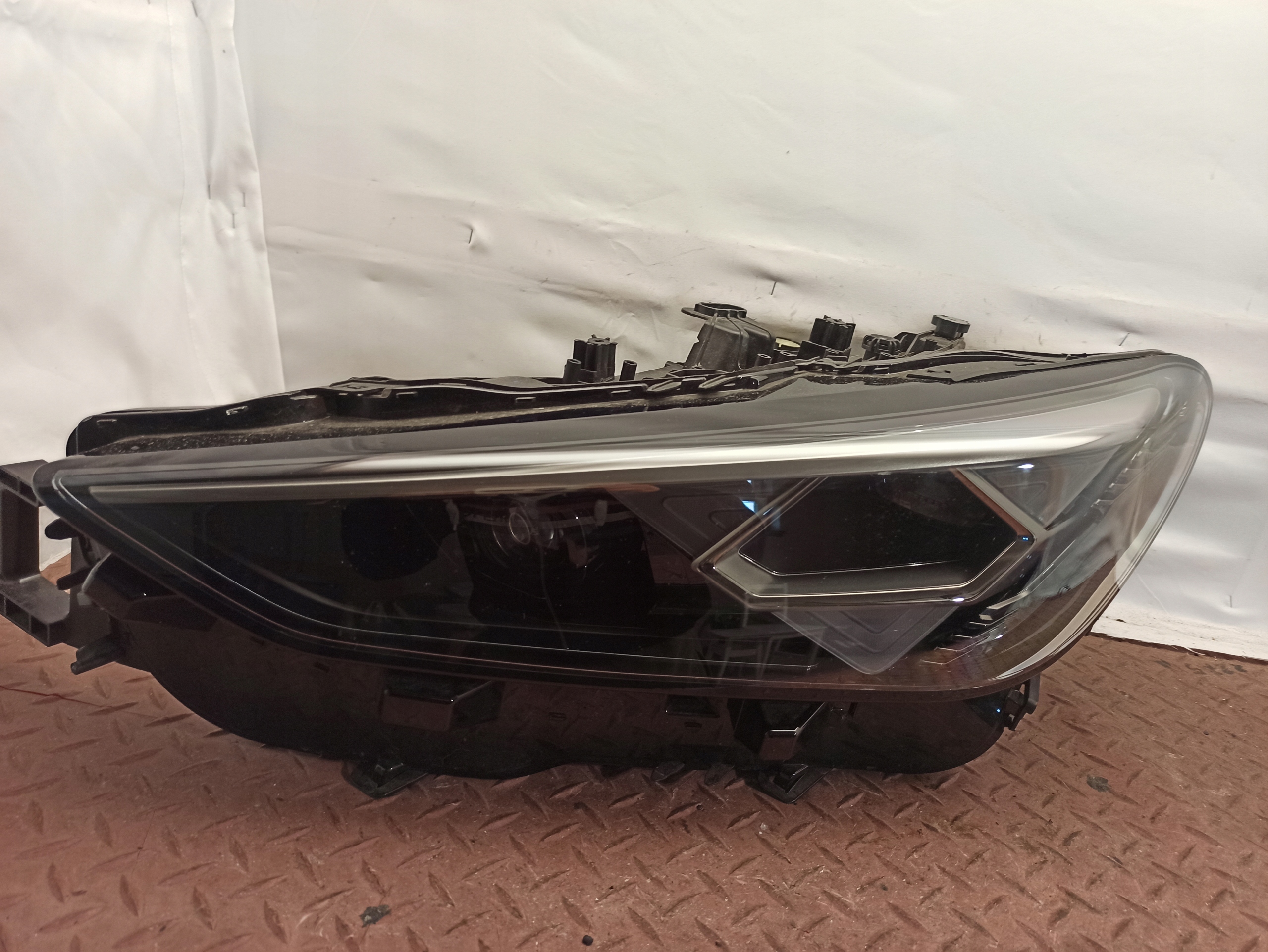 Světlomet — Cupra, Auf Lager in der EU — Foto 3 z 16