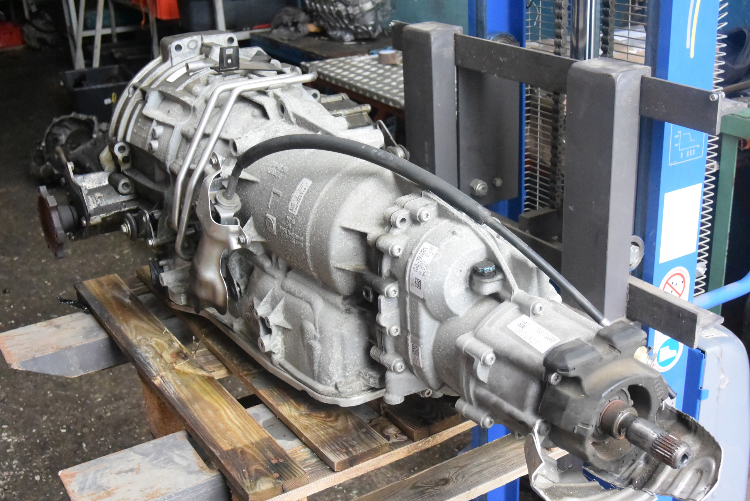 Převodovka ZF 1087034023 — Audi Q5 3.0 TFSI, Auf Lager in der EU — Foto 1