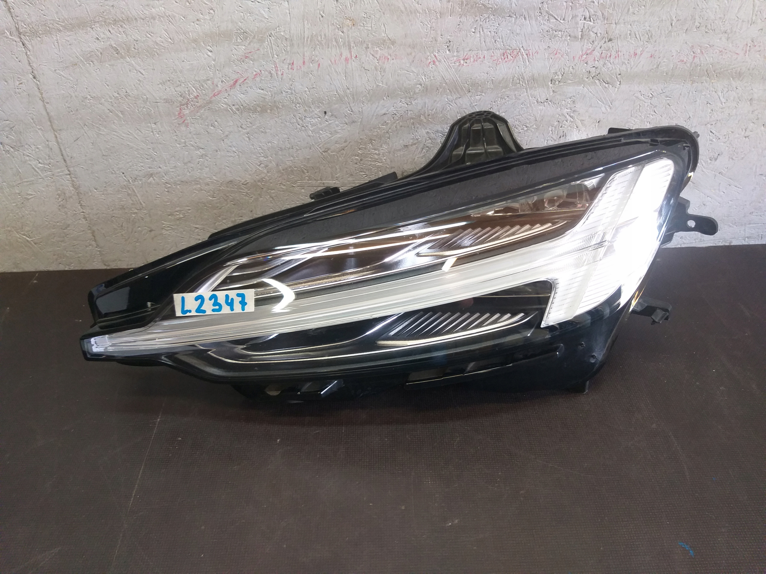Světlomet — Volvo S60, Auf Lager in der EU — Foto 1