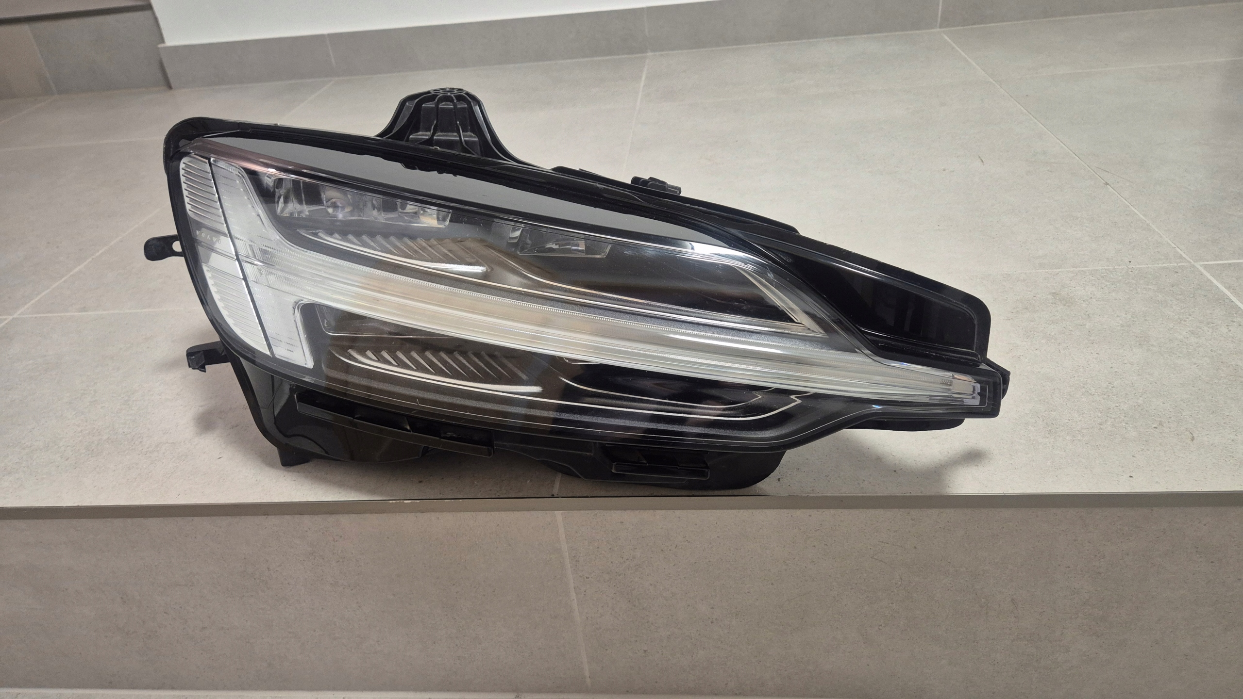 Světlomet — Volvo S60, Auf Lager in der EU — Foto 1