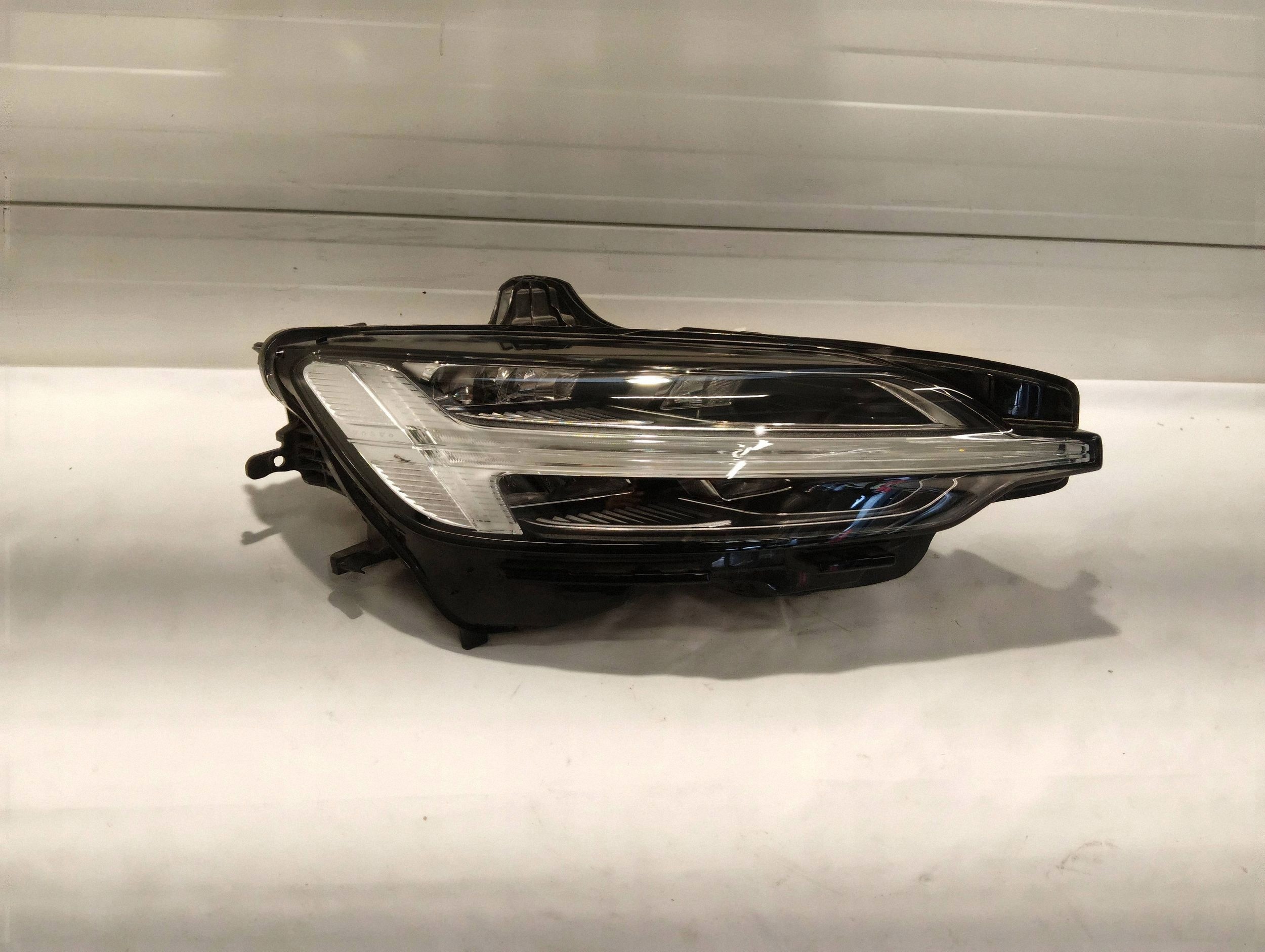 Světlomet — Volvo S60, Auf Lager in der EU — Foto 1