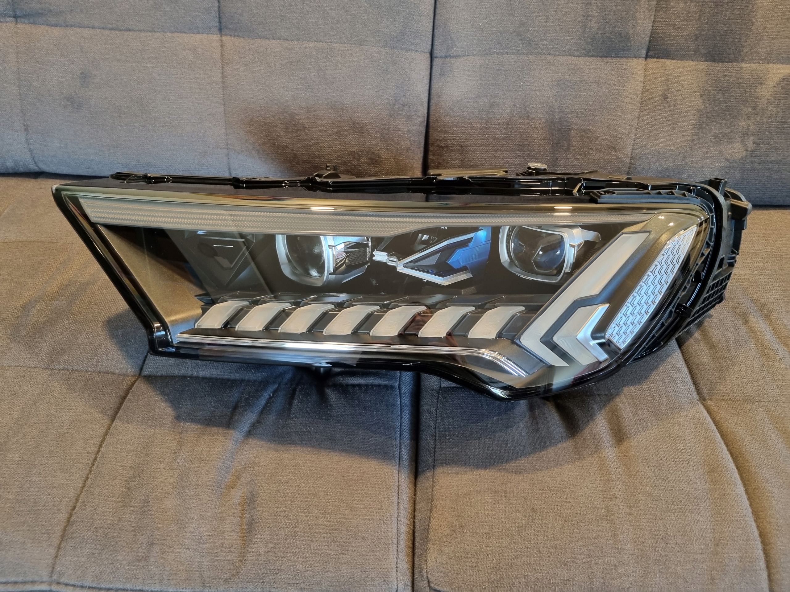 Světlomet 4M0941085C — Audi Q7, Auf Lager in der EU — Foto 1