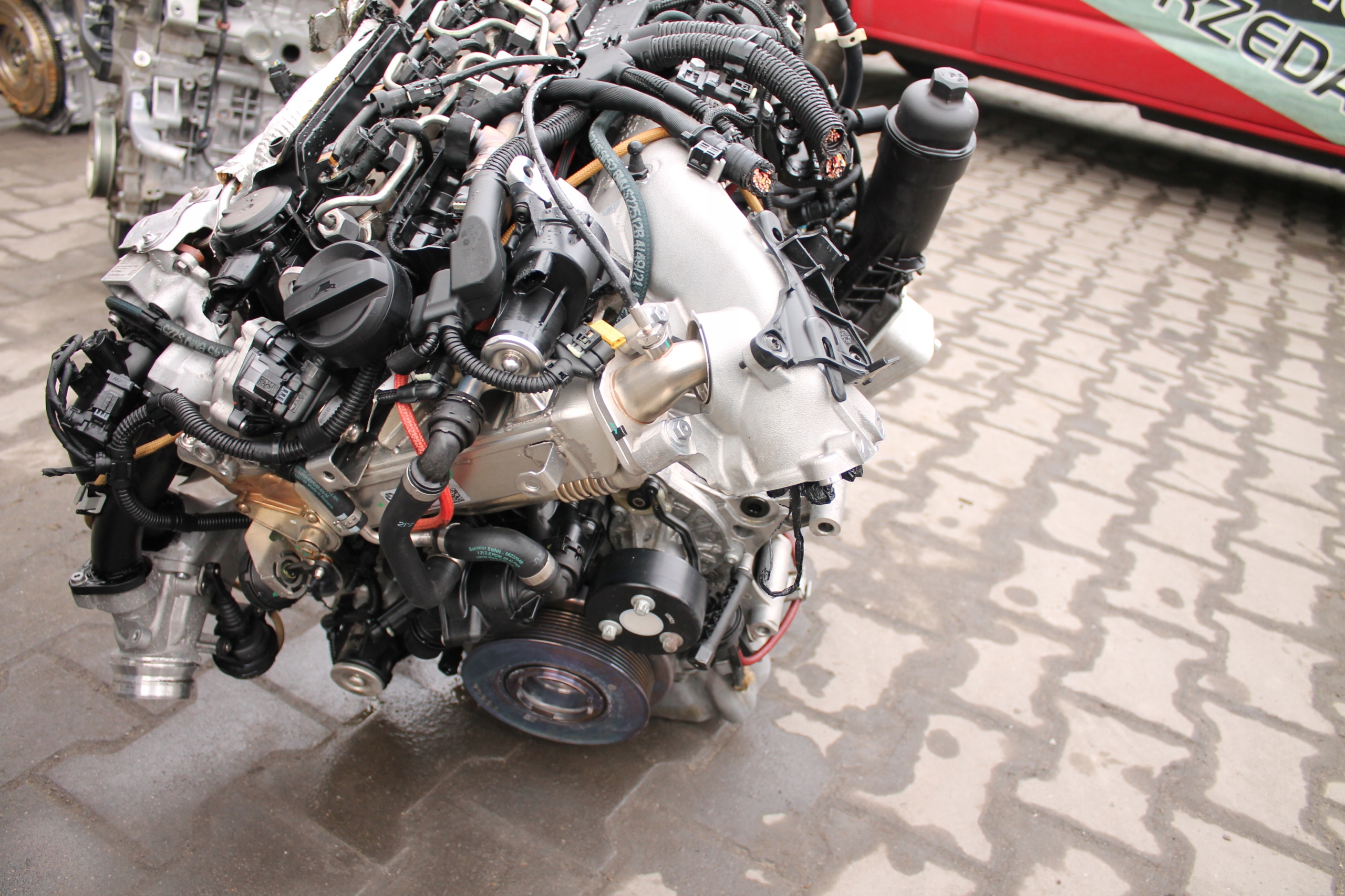 Kompletní motor — BMW X3, Auf Lager in der EU — Foto 1 Kompletní motor — BMW X3, Auf Lager in der EU — Foto 1