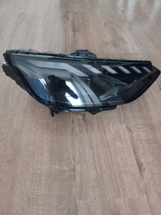 Světlomet 8W0941036J — Audi A4, Auf Lager in der EU — Foto 1
