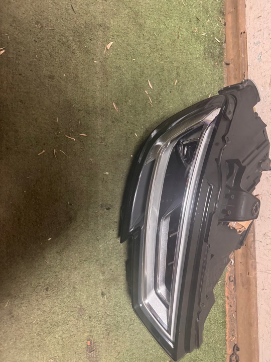 Světlomet 8V0941036 — Audi A3, Auf Lager in der EU — Foto 1