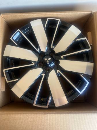 Kola 4MITSUBISHINISSAN — Nissan, Import USA — Foto 1