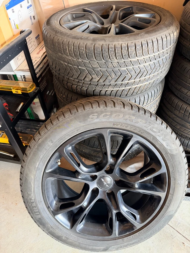 Kola — Jeep Cherokee, Import Kanada — Foto 2 z 5