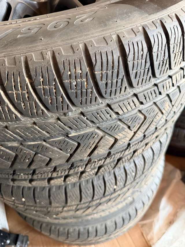 Kola — Jeep Cherokee, Import Kanada — Foto 5 z 5