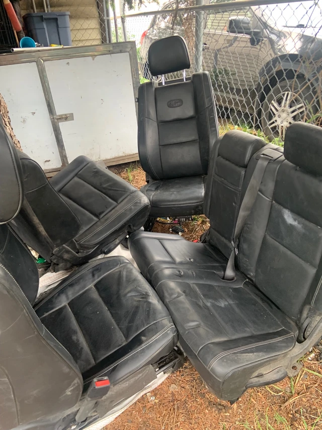 Sedačky — Jeep Cherokee, Import Kanada — Foto 1