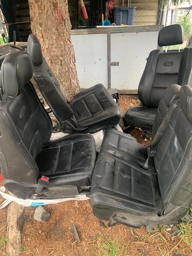 Sedačky — Jeep Cherokee, Import Kanada — Foto 2 z 5