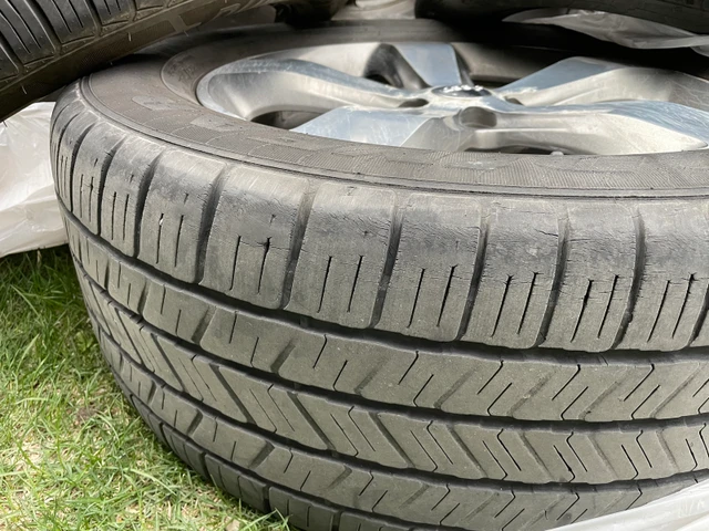 Kola — Jeep Cherokee, Import Kanada — Foto 4 z 5