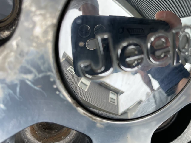 Kola — Jeep Cherokee, Import Kanada — Foto 5 z 5
