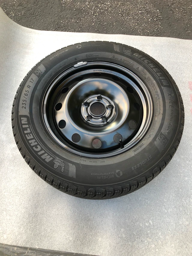 Pneumatiky — Hyundai Tucson, Import Kanada — Foto 1