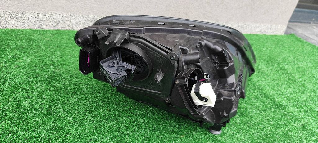 976941015CE Porsche Panamera (976) světlomet, Auf Lager in der EU — Foto 9 z 15