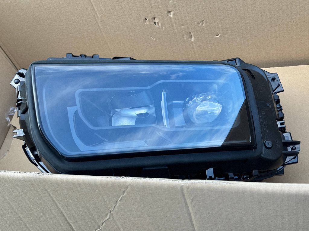95C941113C Porsche Macan (95C) světlomet, Auf Lager in der EU — Foto 1