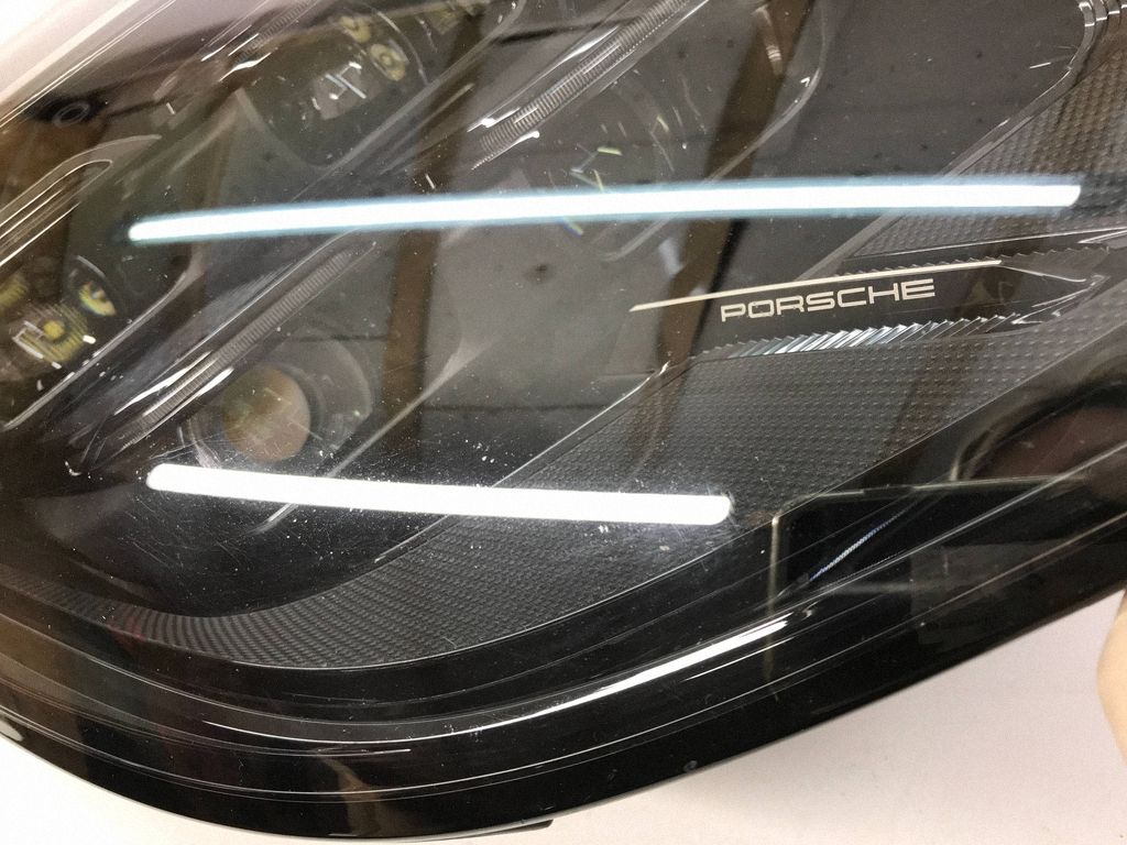976941016CE Porsche Panamera (976) světlomet, Auf Lager in der EU — Foto 6 z 12