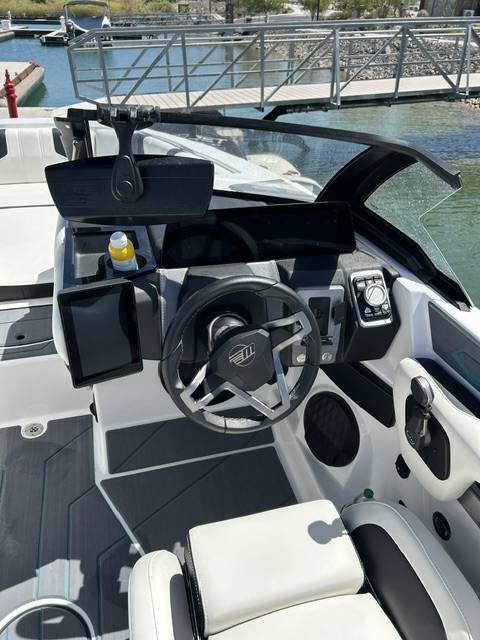 2025 Malibu, Import USA — Foto 5 z 5