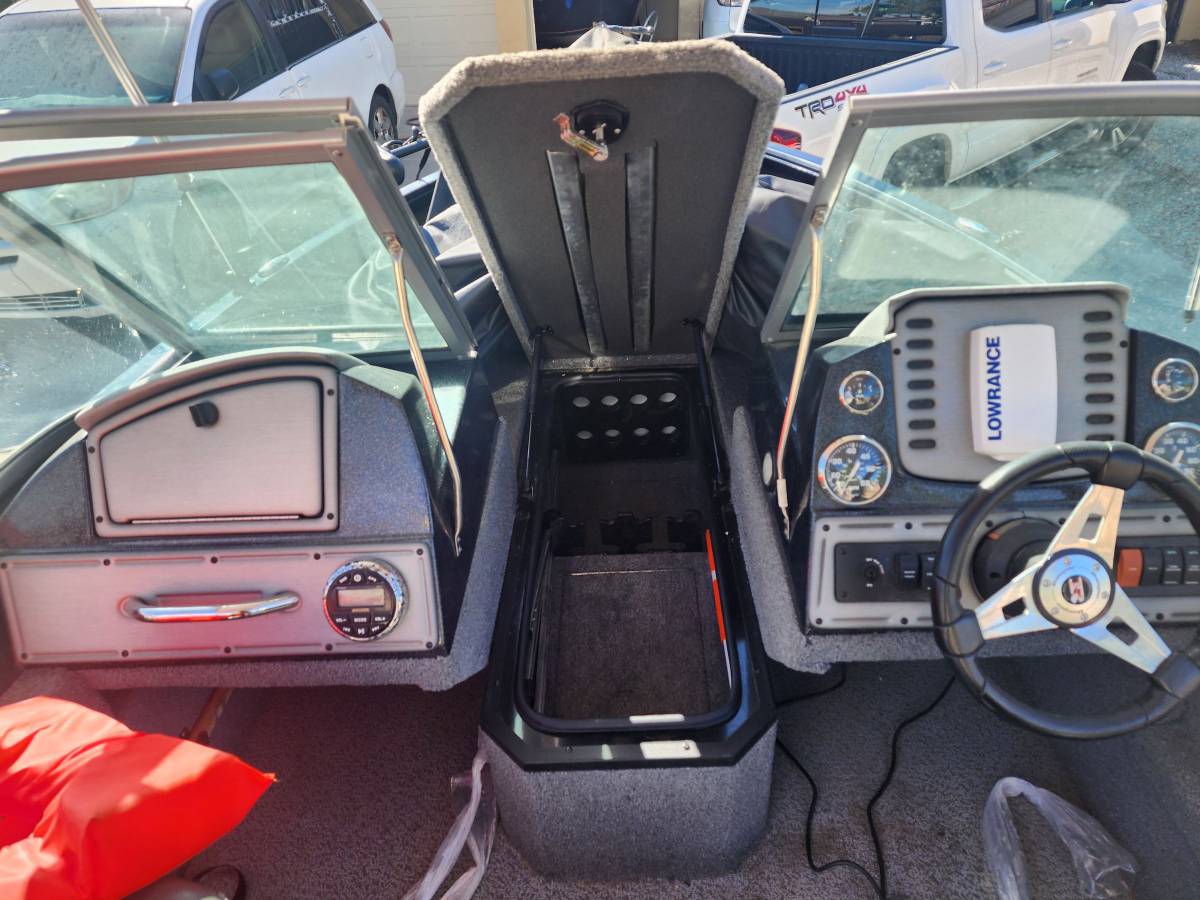 Ranger, Import USA — Foto 3 z 12
