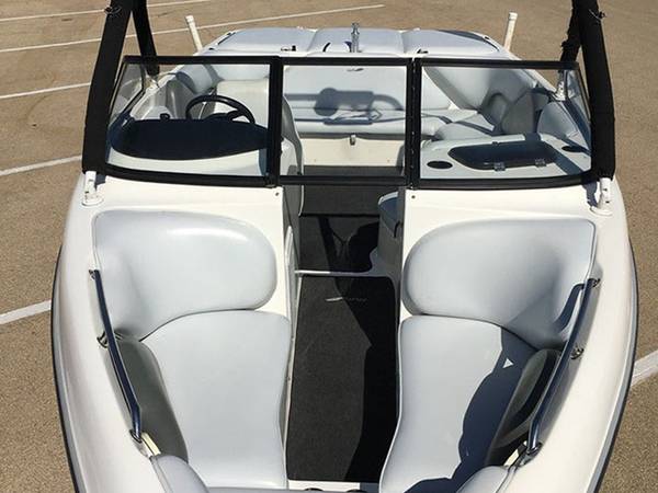 2000 Tige, Import USA — Foto 3 z 5