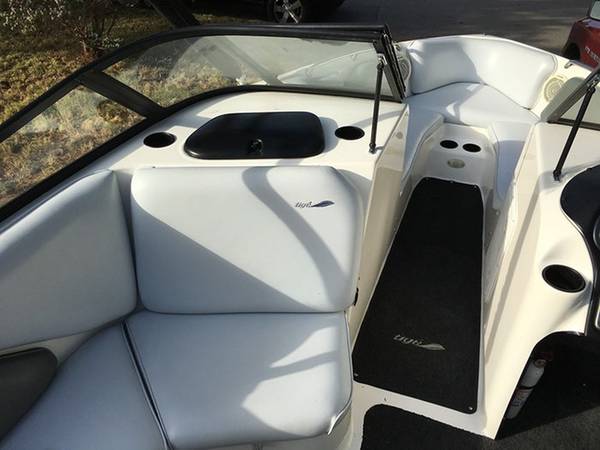 2000 Tige, Import USA — Foto 4 z 5