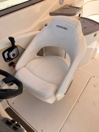 2008 Sea Ray, Import USA — Foto 4 z 9