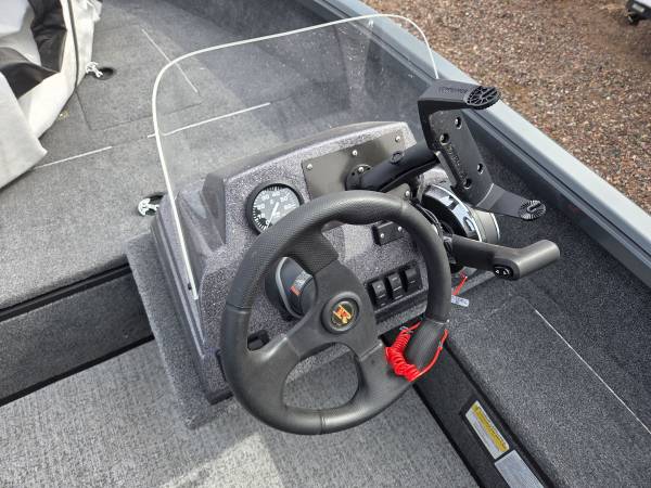 2024 Ranger, Import USA — Foto 12 z 12