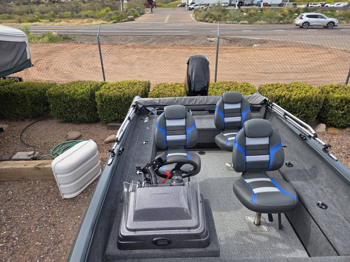 2024 Ranger, Import USA — Foto 8 z 12