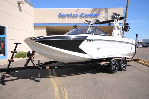 2019 Nautique, Import USA — Foto 1