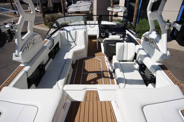 2019 Nautique, Import USA — Foto 6 z 12