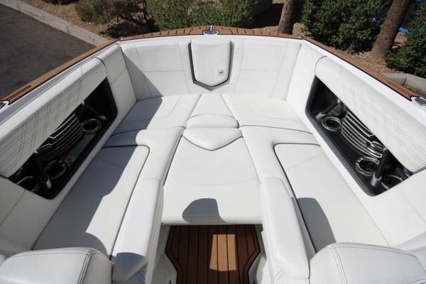 2019 Nautique, Import USA — Foto 7 z 12