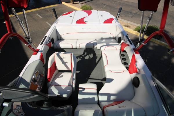 2005 Nautique, Import USA — Foto 11 z 12