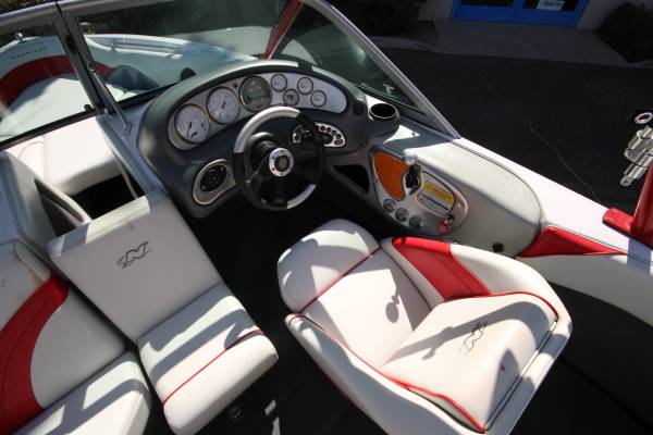 2005 Nautique, Import USA — Foto 7 z 12