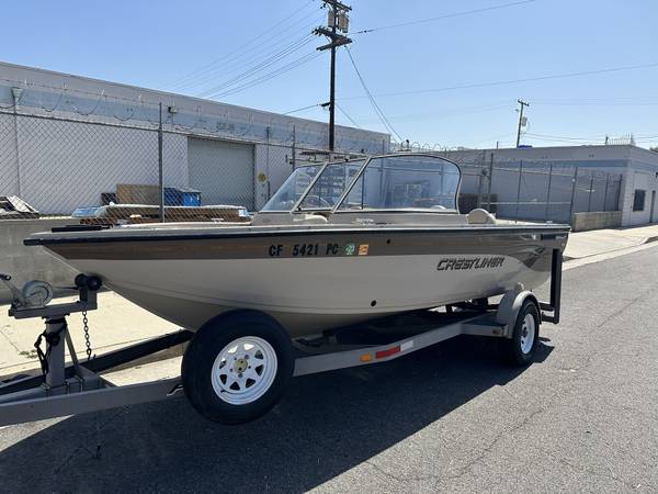 2002 Crestliner, Import USA — Foto 1