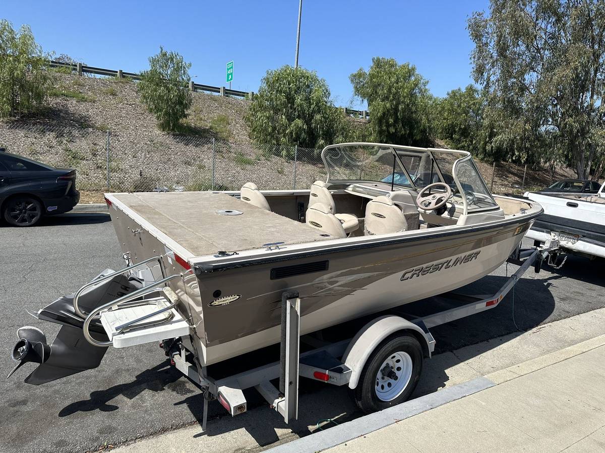 2002 Crestliner, Import USA — Foto 4 z 12