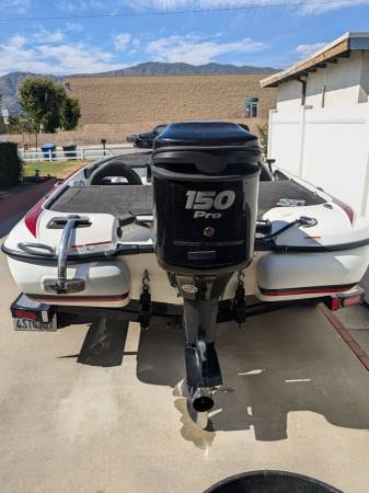 2014 Nitro, Import USA — Foto 2 z 6
