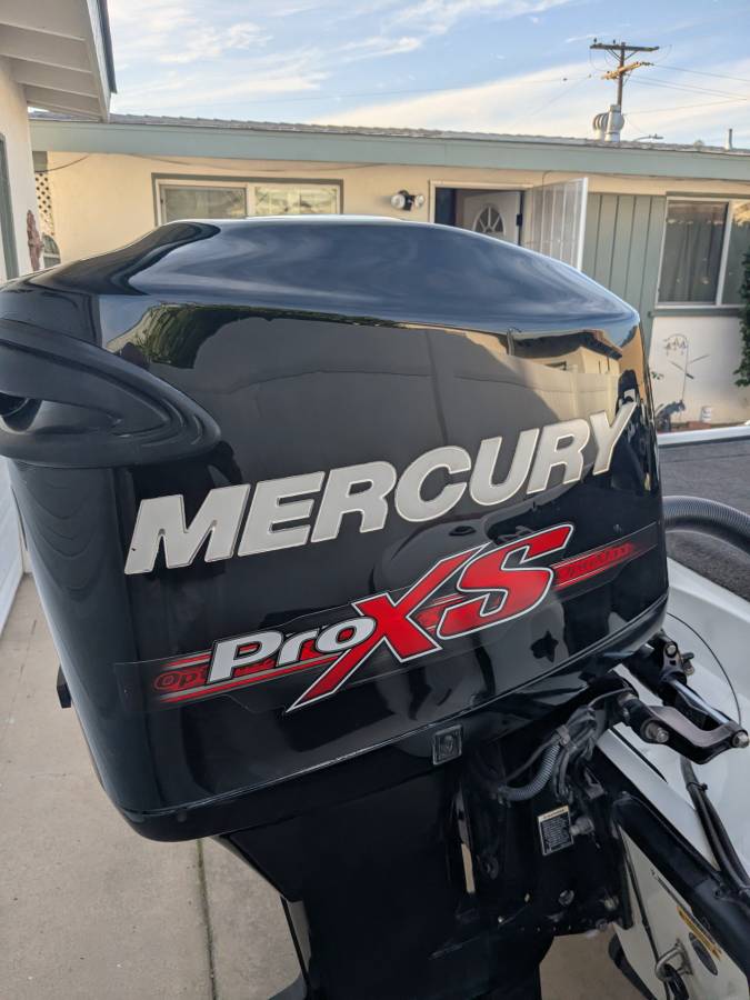 2014 Nitro, Import USA — Foto 3 z 6