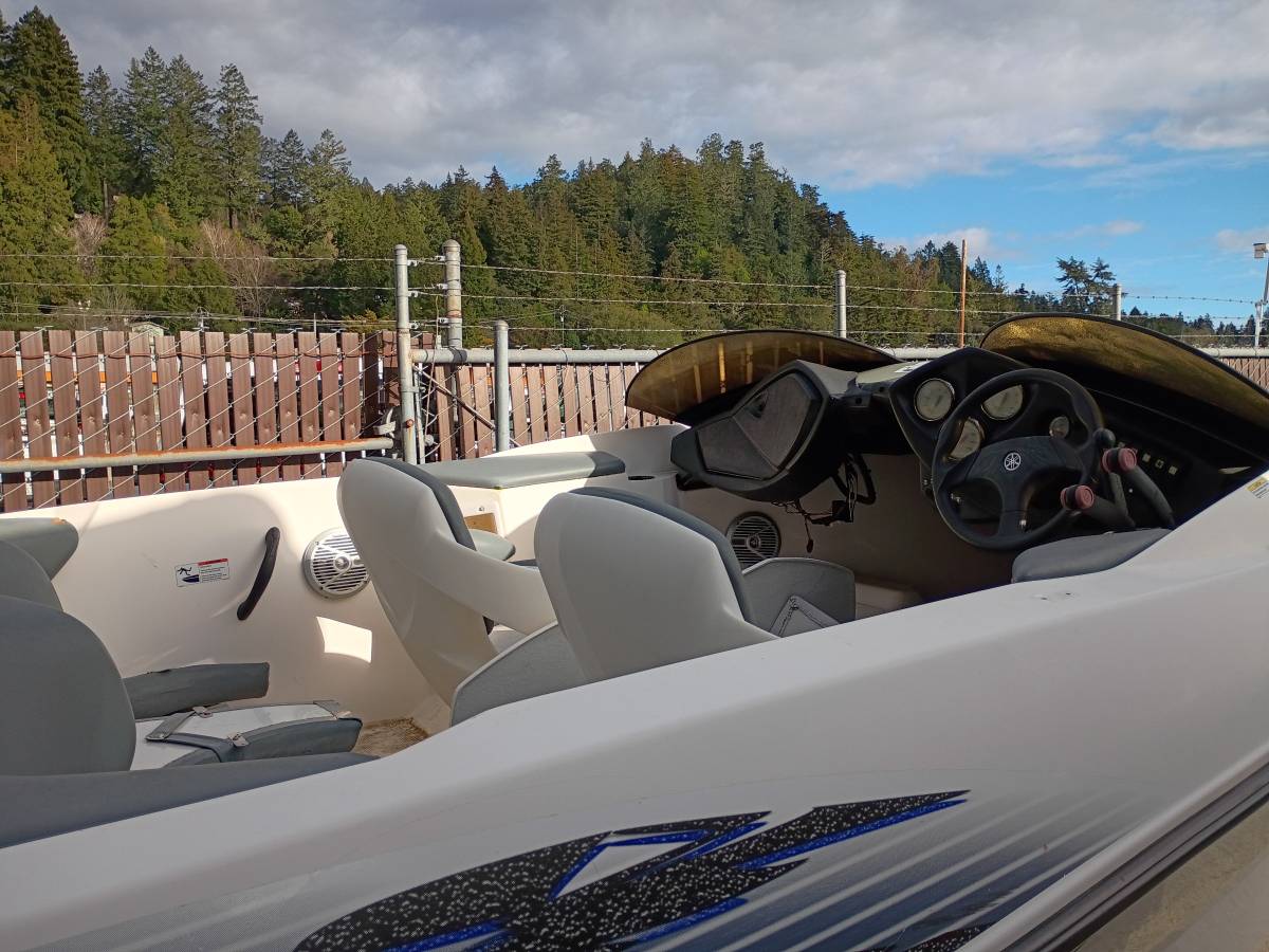 2001 Yamaha, Import USA — Foto 5 z 7