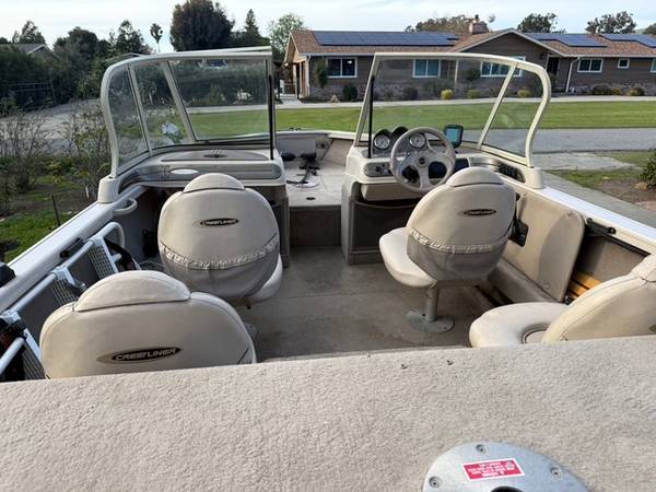 2002 Crestliner, Import USA — Foto 1