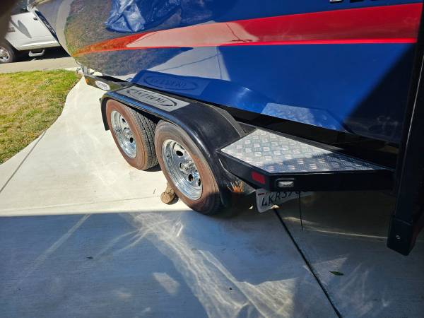 2009 Malibu, Import USA — Foto 3 z 12