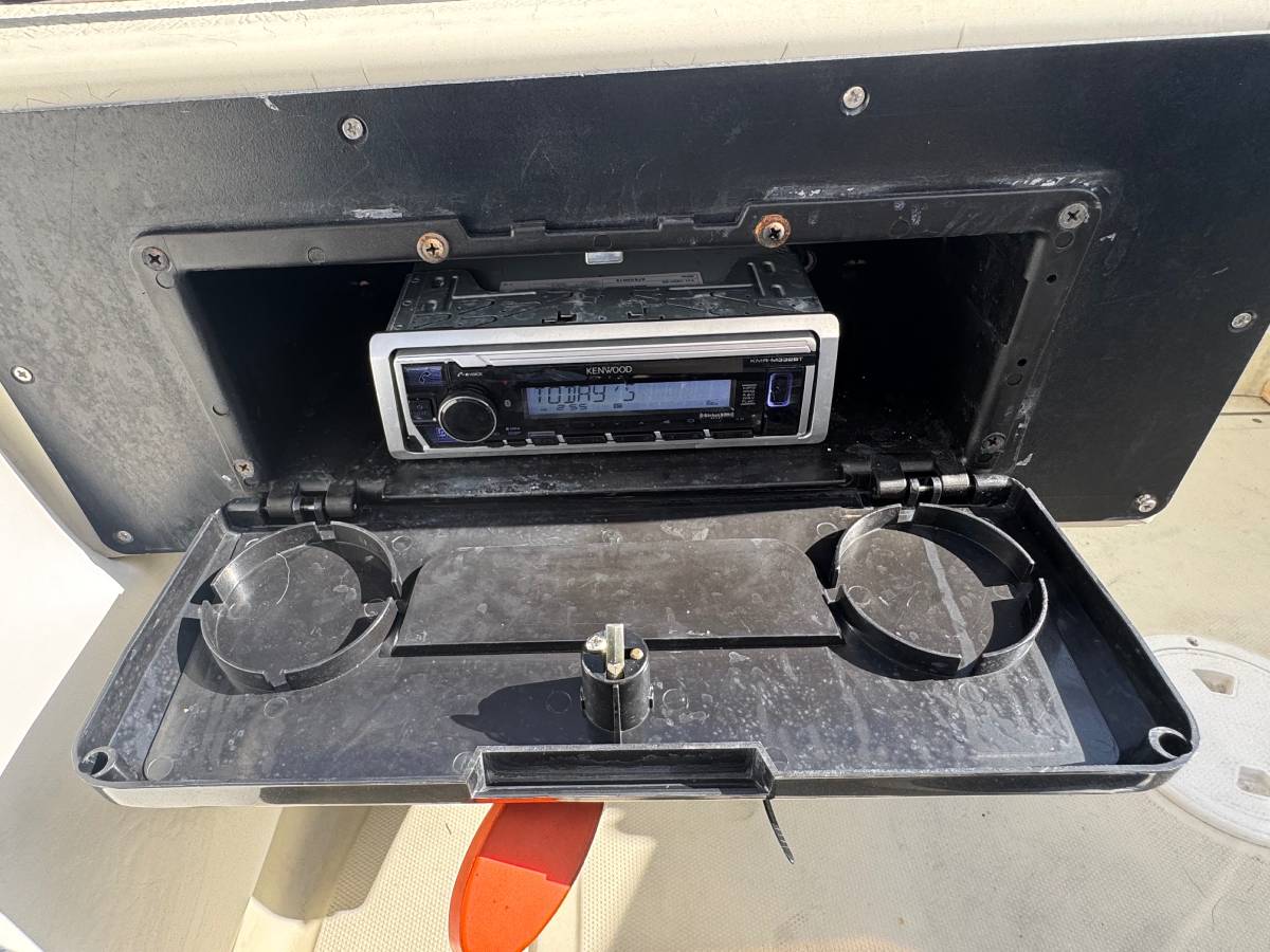 Boston Whaler, Import USA — Foto 5 z 12