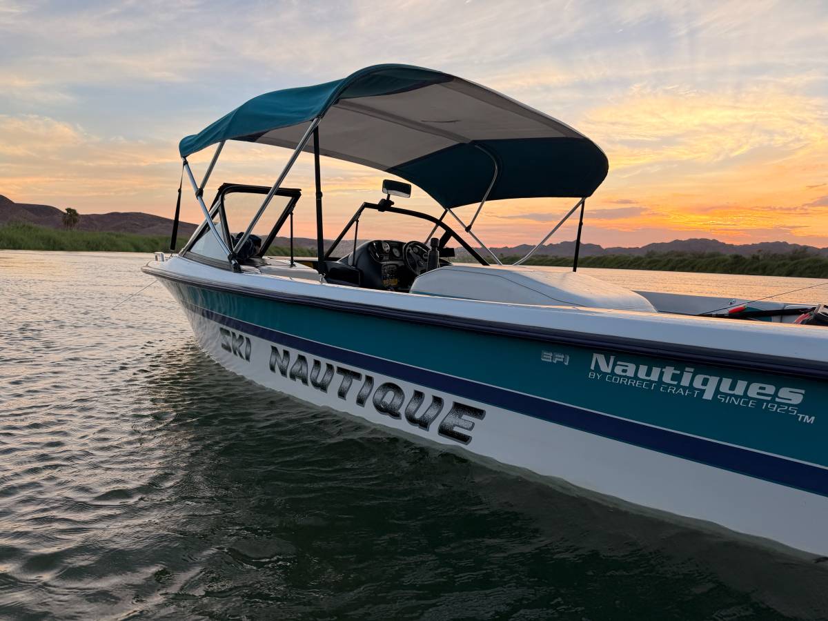 Nautique, Import USA — Foto 1
