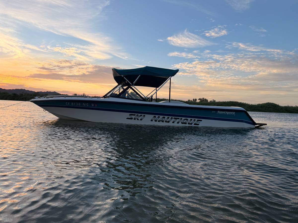 Nautique, Import USA — Foto 2 z 12