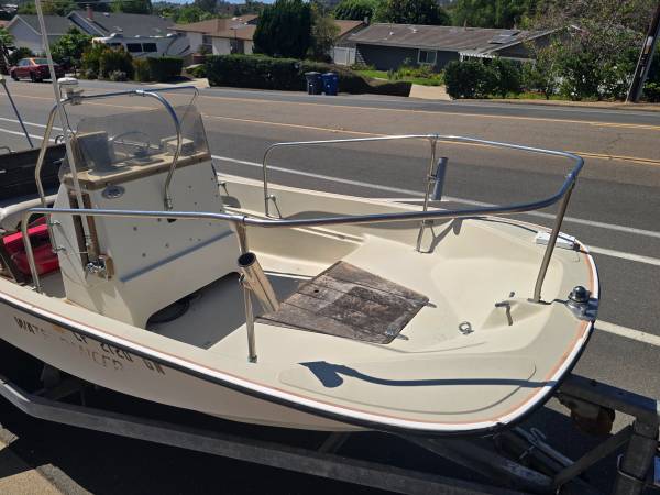 Boston Whaler, Import USA — Foto 6 z 12