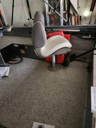 Crestliner, Import USA — Foto 2 z 12
