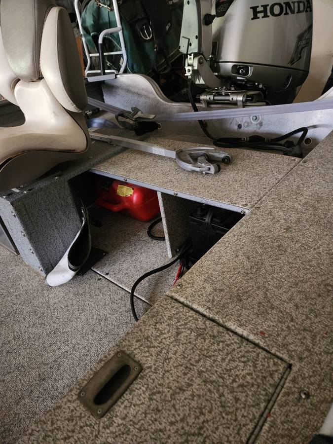 Crestliner, Import USA — Foto 5 z 12