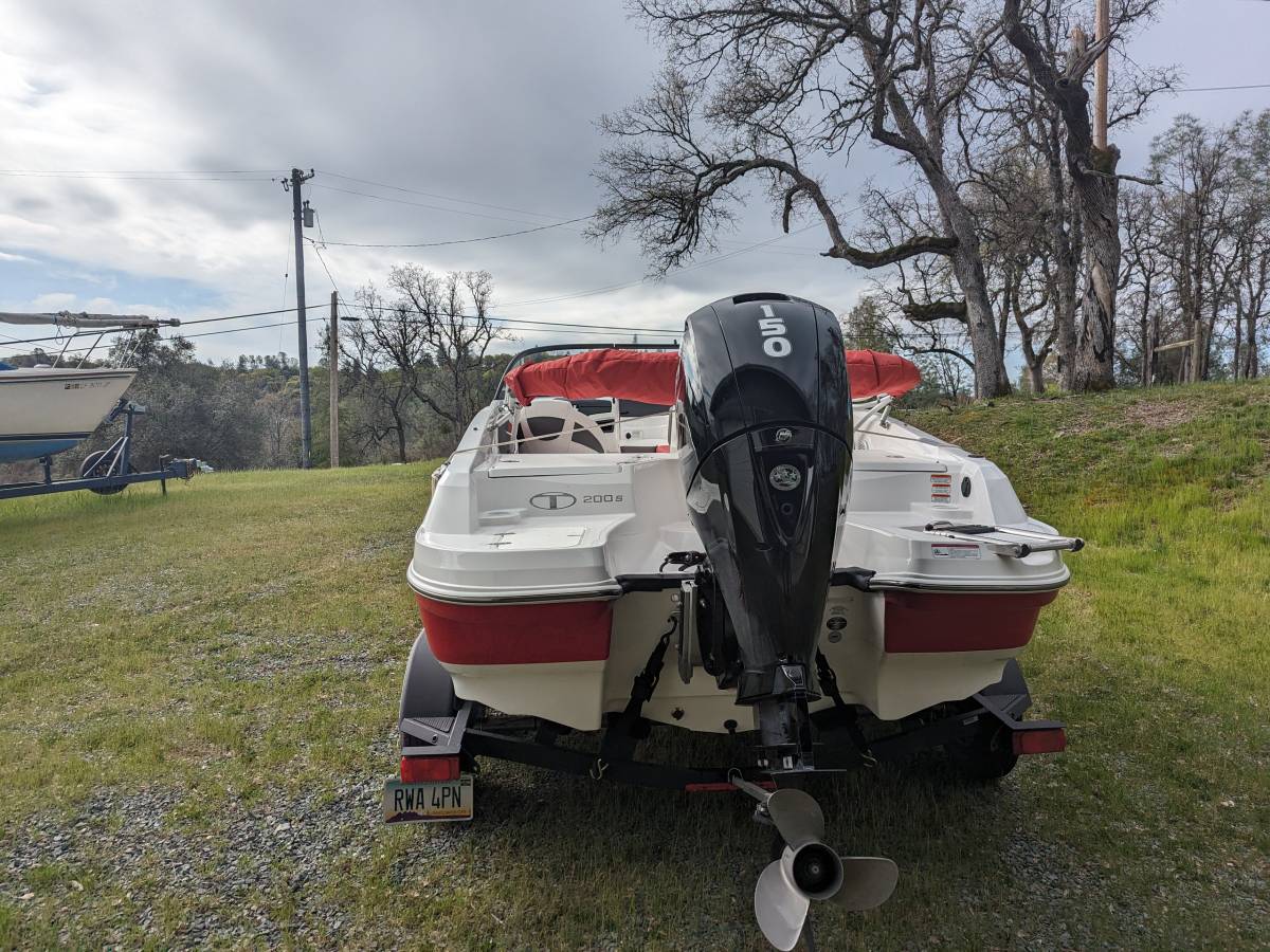 2022 Tracker, Import USA — Foto 1